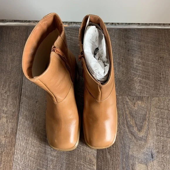 Steve Madden Tan Ankle Boots - Picture 7 of 14